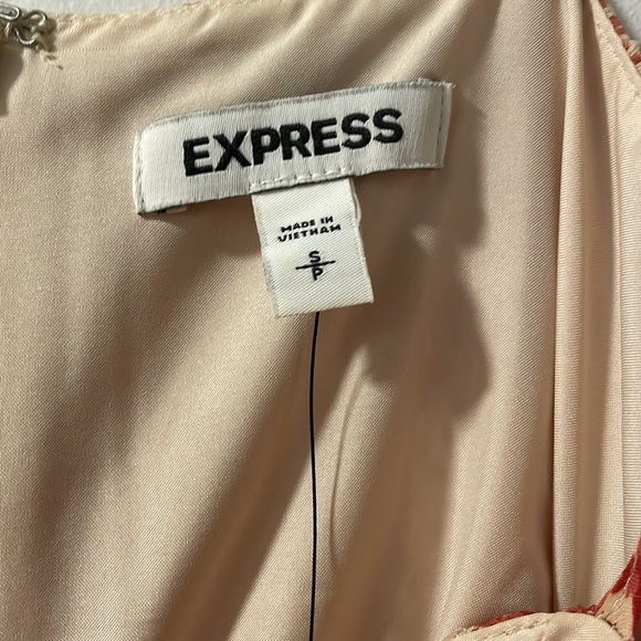 LIKE NEW Express Pleated Maxi Dress (S) - Picture 4 of 9
